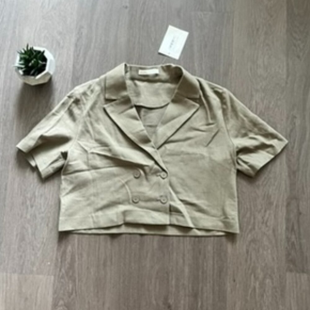 NWT OAK & FORT Olive Green Cropped Linen Blouse
